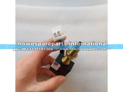 3750410-K11001-B,东风轻卡制动灯开关总成,济南冠泽卡车配件营销中心