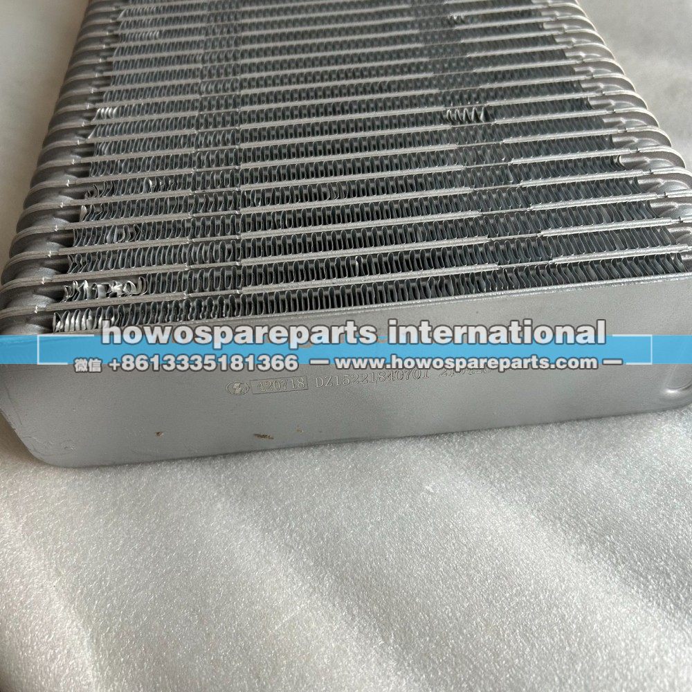 Dz15221840701,蒸发器总成,济南冠泽卡车配件营销中心