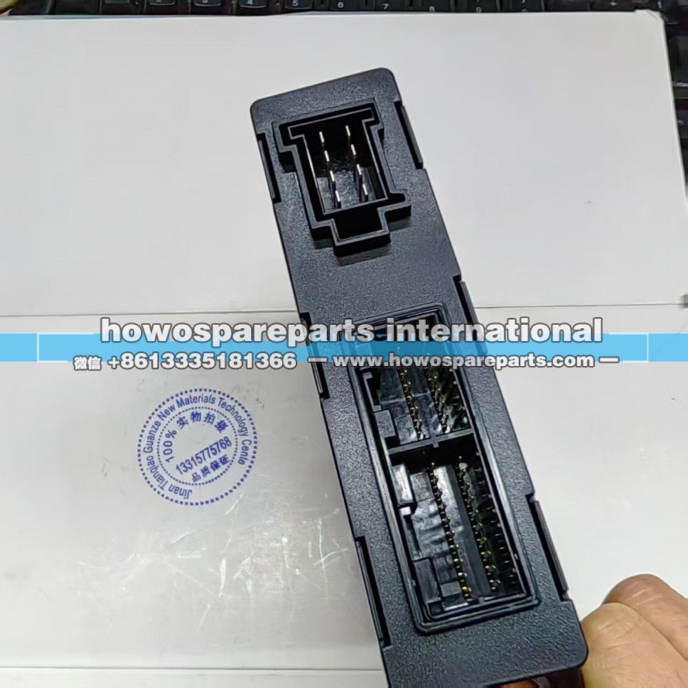 YZ17D233000004,汕德卡C7右置副司机侧车门控制器,济南冠泽卡车配件营销中心