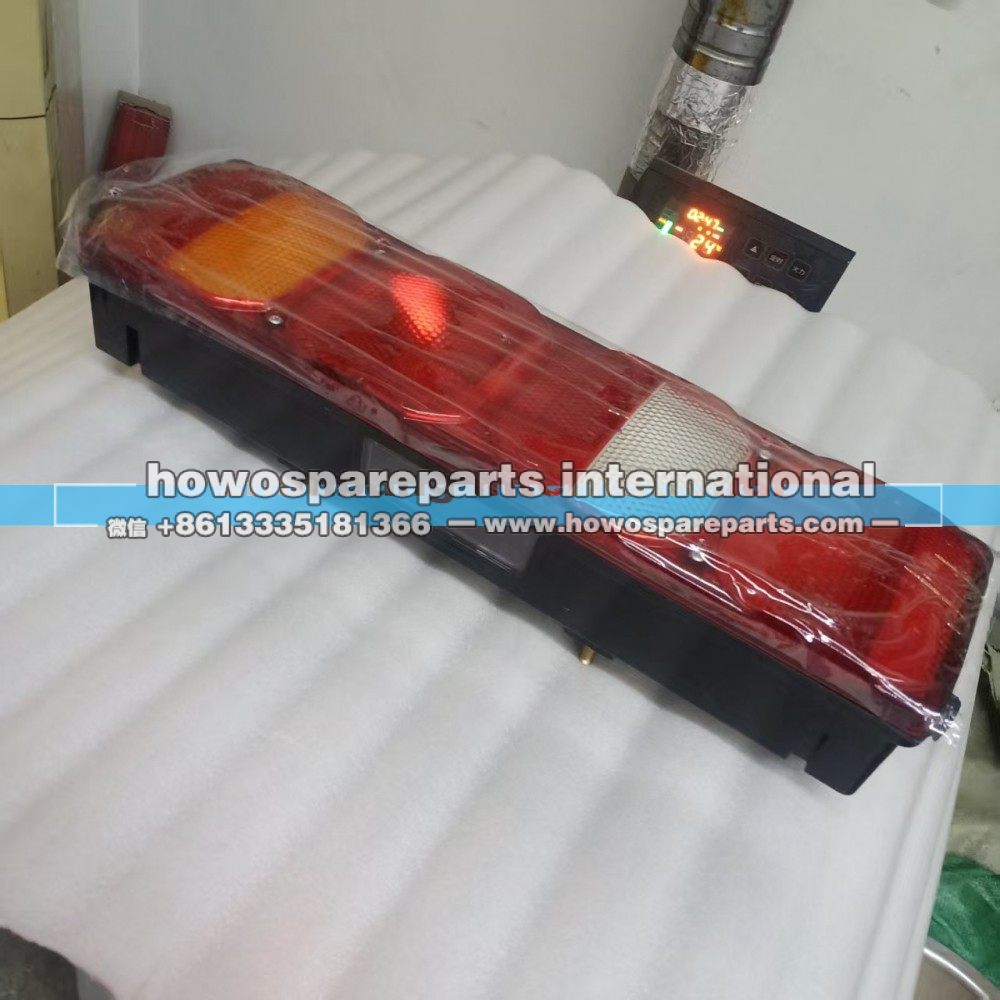 重汽豪沃T7后尾灯总成左，WG9925810001,130元