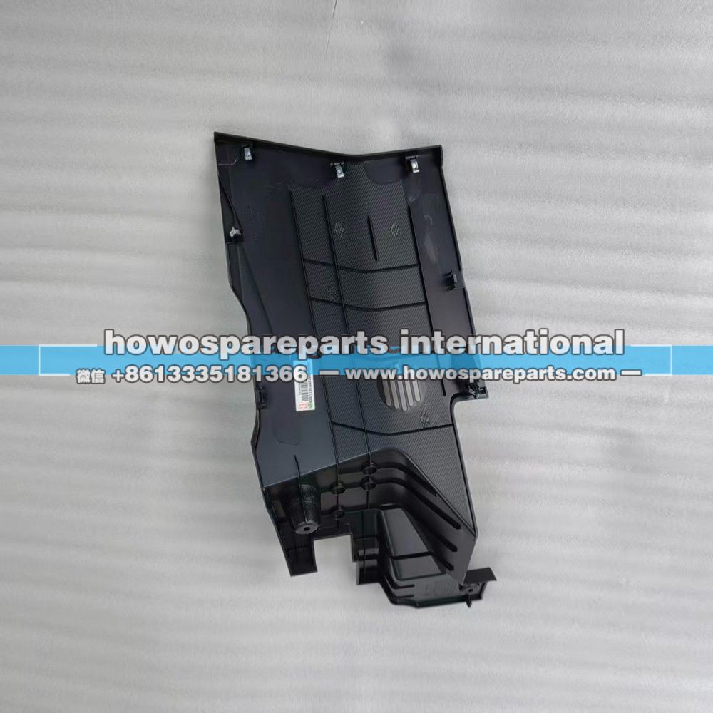 豪沃T7高地板司机侧右下护板，WG1664169057，30元/WG1664169057