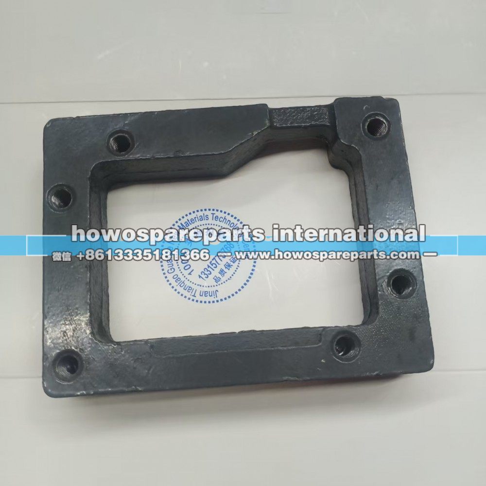 HOWO右置車操縱器連接板，WG9725240170
