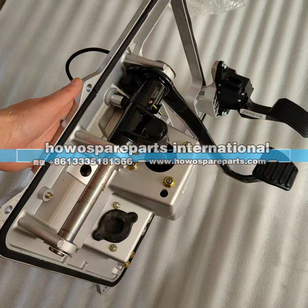 AZ96253000017,汕德卡自动档组合踏板总成,济南冠泽卡车配件营销中心