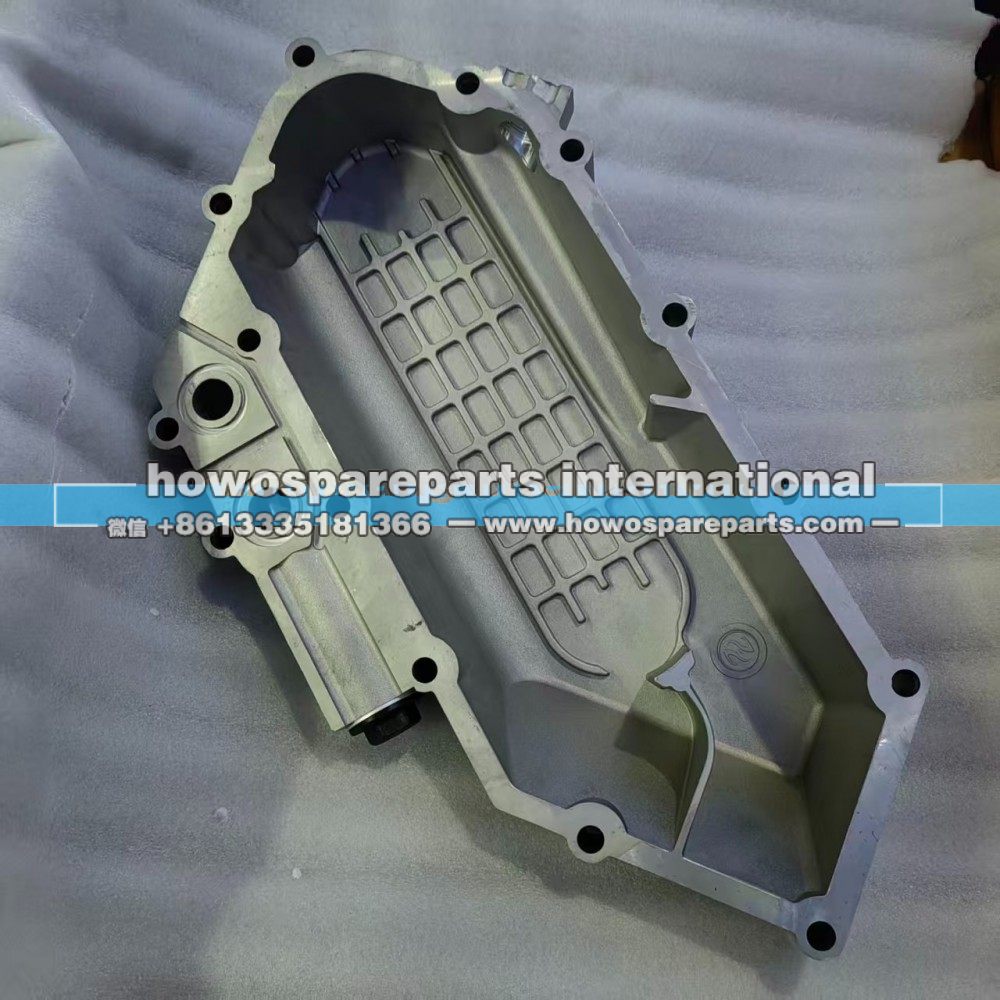 1003285150，潍柴P10机油冷却器盖