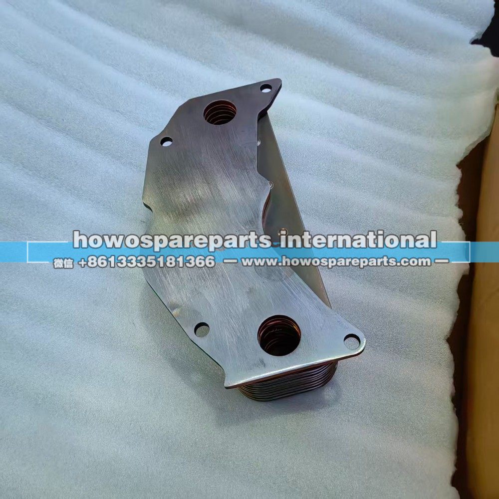 61800010113,潍柴WD618发动机机油冷却器,济南冠泽卡车配件营销中心