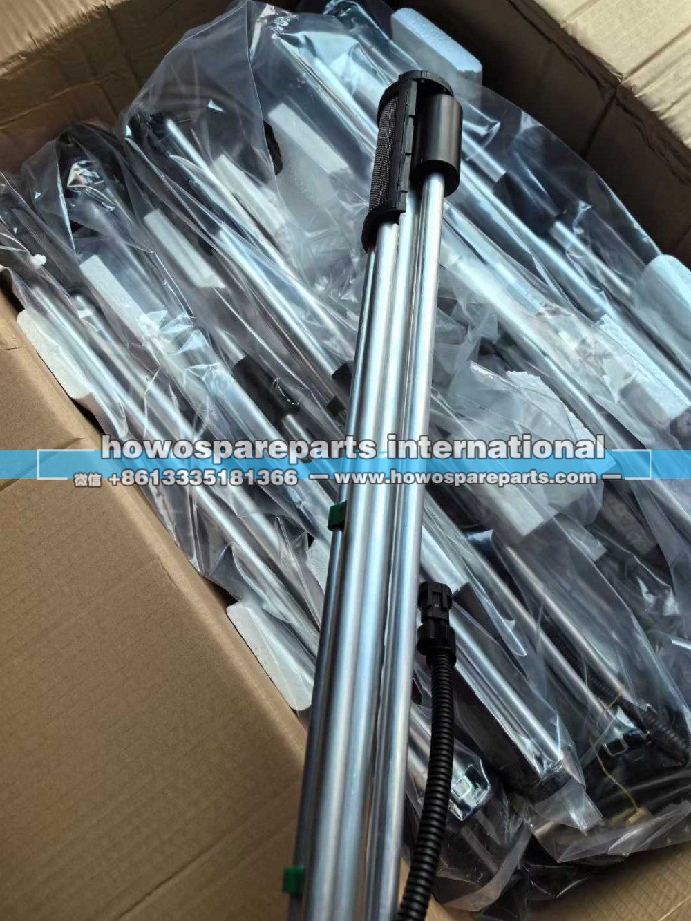 DZ93189551620,陕汽 X5000 新式油量传感器,济南冠泽卡车配件营销中心