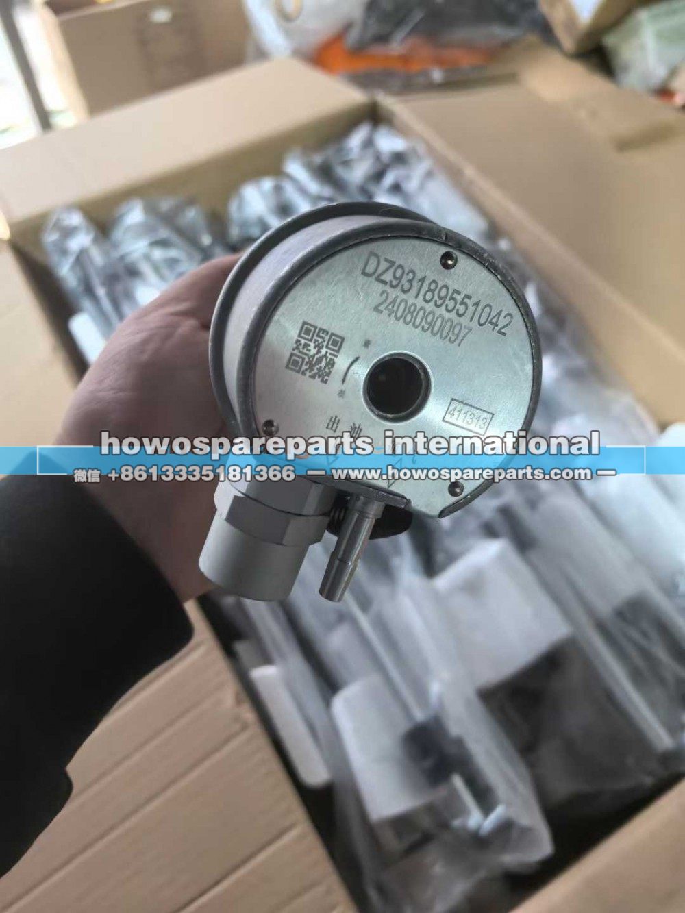 陕汽M3000 DZ93189551042,原车油量传感器,济南冠泽卡车配件营销中心