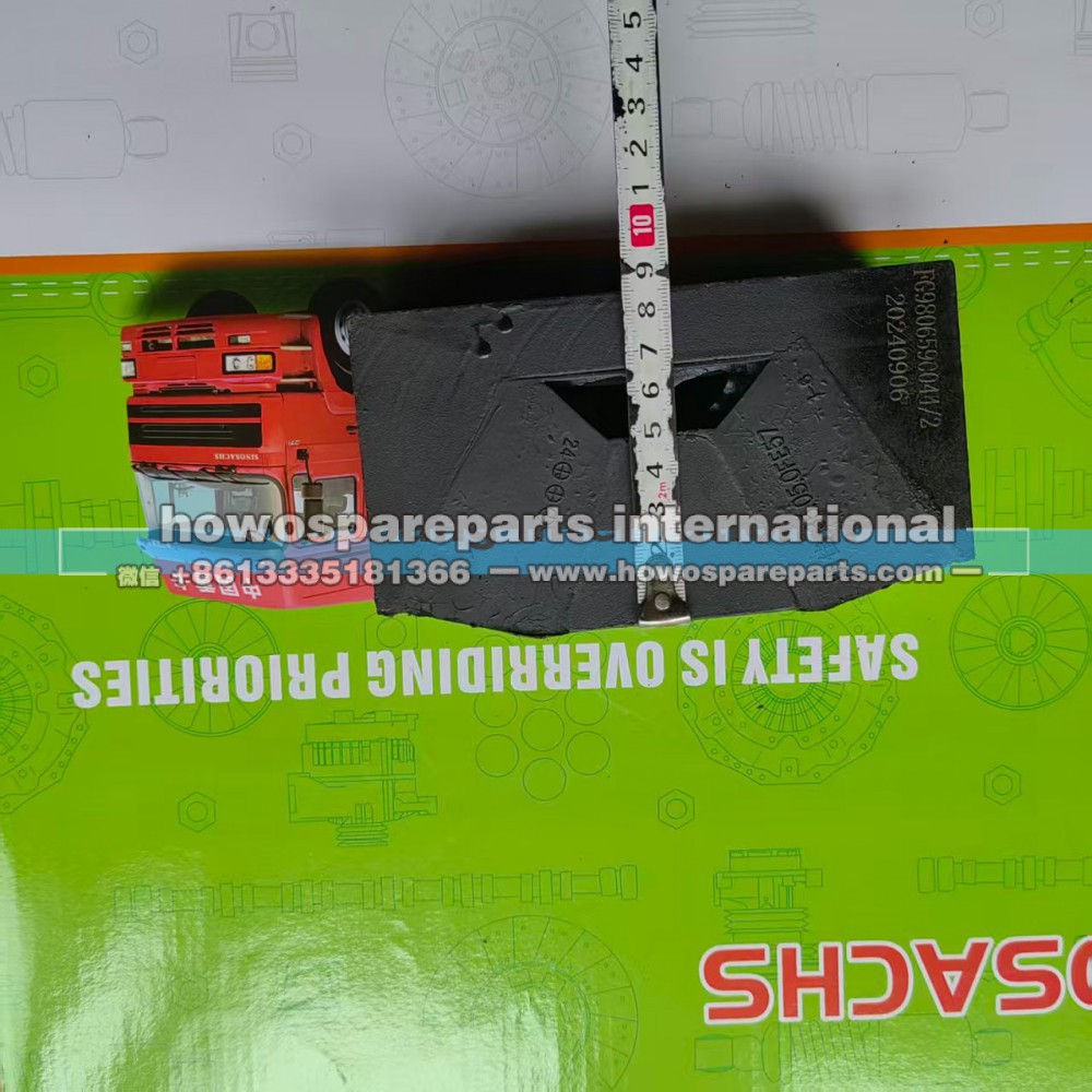 ZZ1168E3525E1,重汽轻卡发动机后支撑发动机后胶垫,济南冠泽卡车配件营销中心
