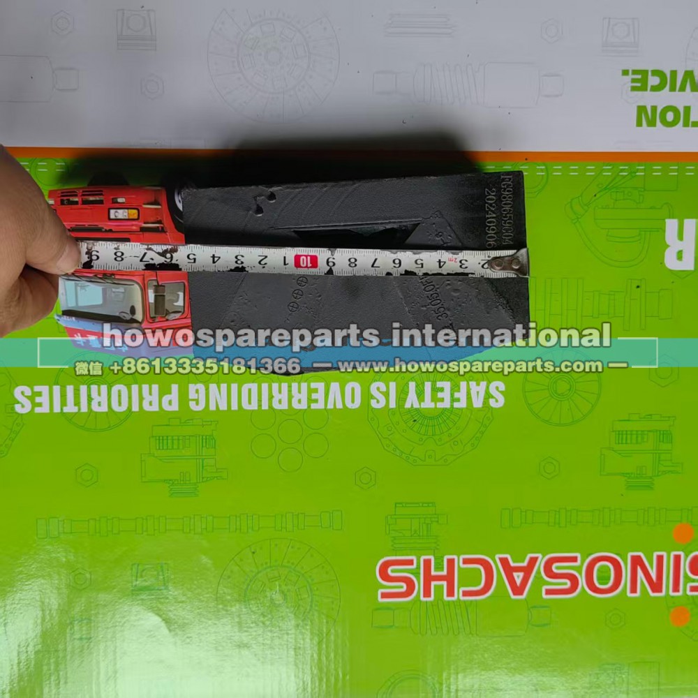 ZZ1168E3525E1,重汽轻卡发动机后支撑发动机后胶垫,济南冠泽卡车配件营销中心