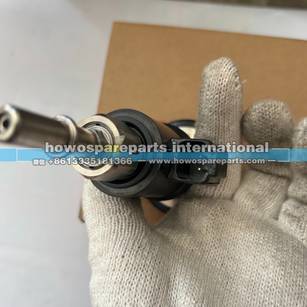 WG1034121002,重汽豪沃SCR后处理尿素泵喷嘴 喷射器总成,济南冠泽卡车配件营销中心