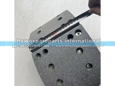 AZ9761340106  HOWO曼11车桥制动蹄总成图2