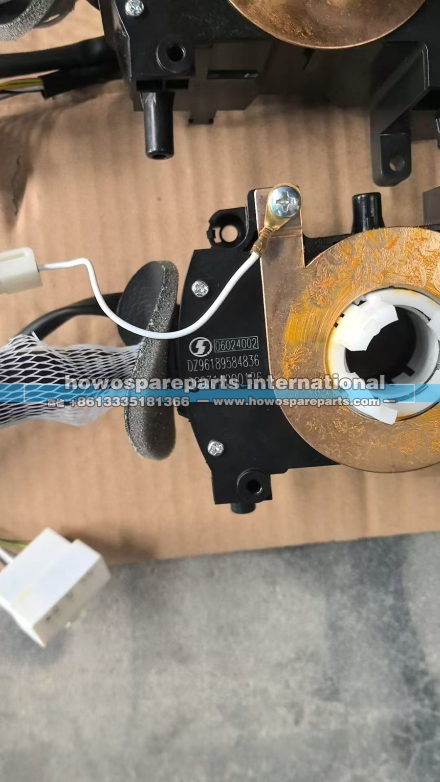 DZ96189584836,组合开关（新内饰BH),济南冠泽卡车配件营销中心
