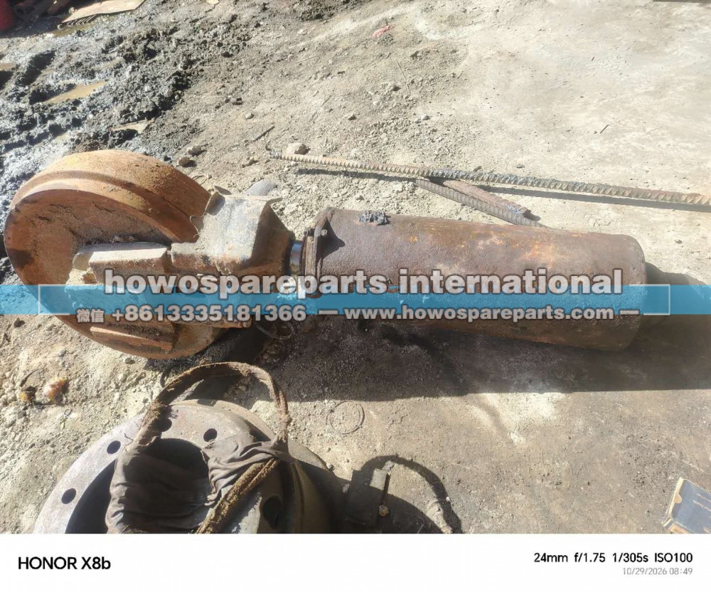 Komatsu D65PX  Komatsu D65PX,Komatsu D65PX 推土机引导轮总成 Komatsu D65PX 推土机涨紧油缸总成,济南冠泽卡车配件营销中心