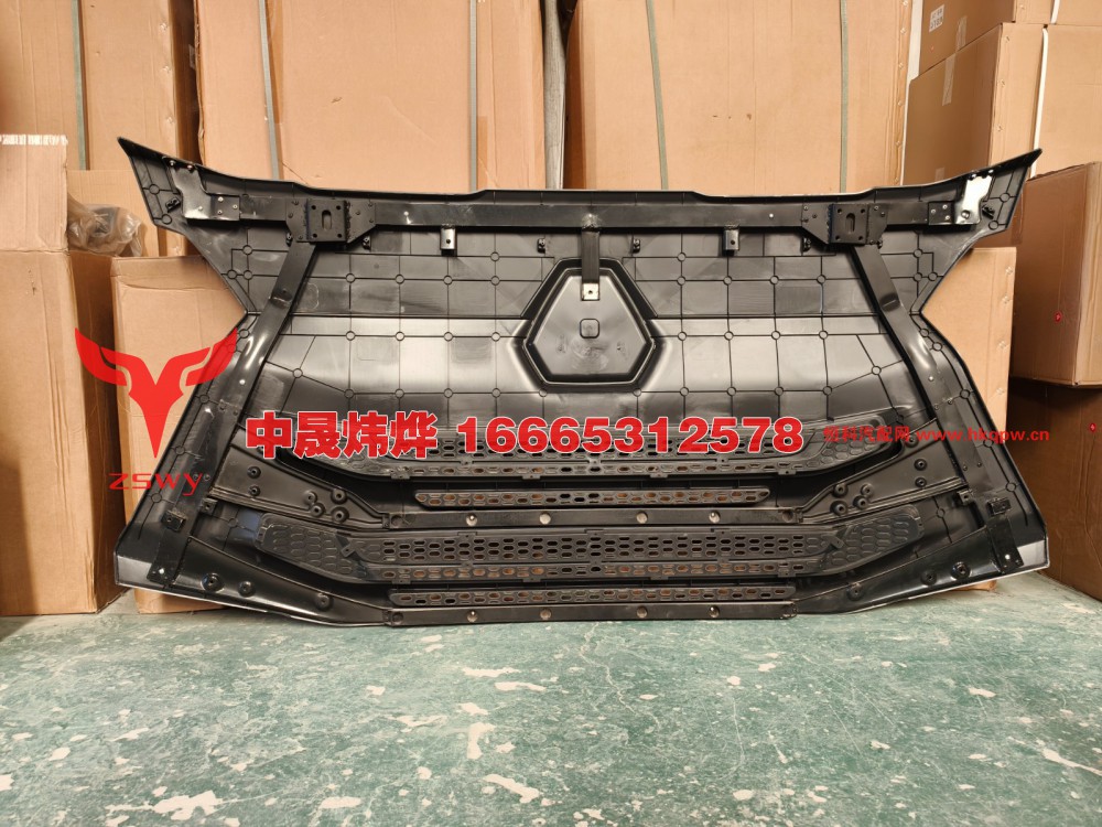 WG1671110100豪沃E7前面罩 180×90×9 13.3kg