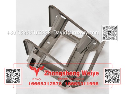 WG161240230,豪沃E7-N7地位踏板骨架右,济南中晟炜烨国际贸易有限公司