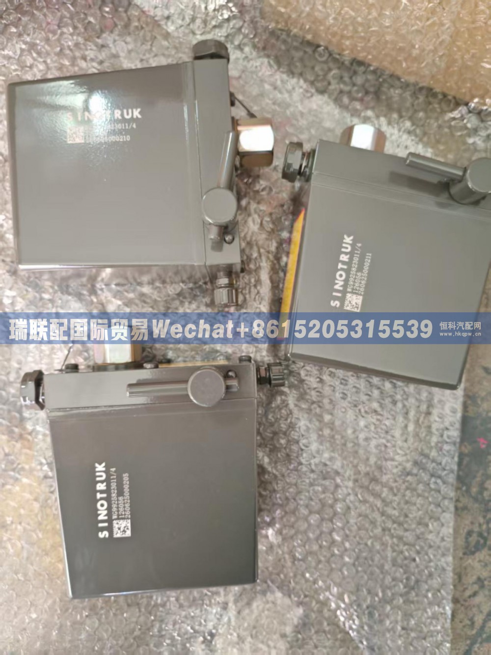 WG9925823011,TGA右置手动油泵,瑞联配国际贸易(济南)有限公司