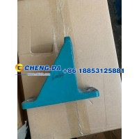 VG1038060039前支撑