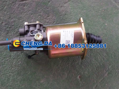 WG9725230042/1,离合器助力缸 Φ102 2孔 带快接口,山东鼎赞飞行汽车制造有限公司