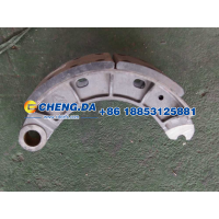 制动蹄总成 前 豪沃08 8+6孔WG9100440030