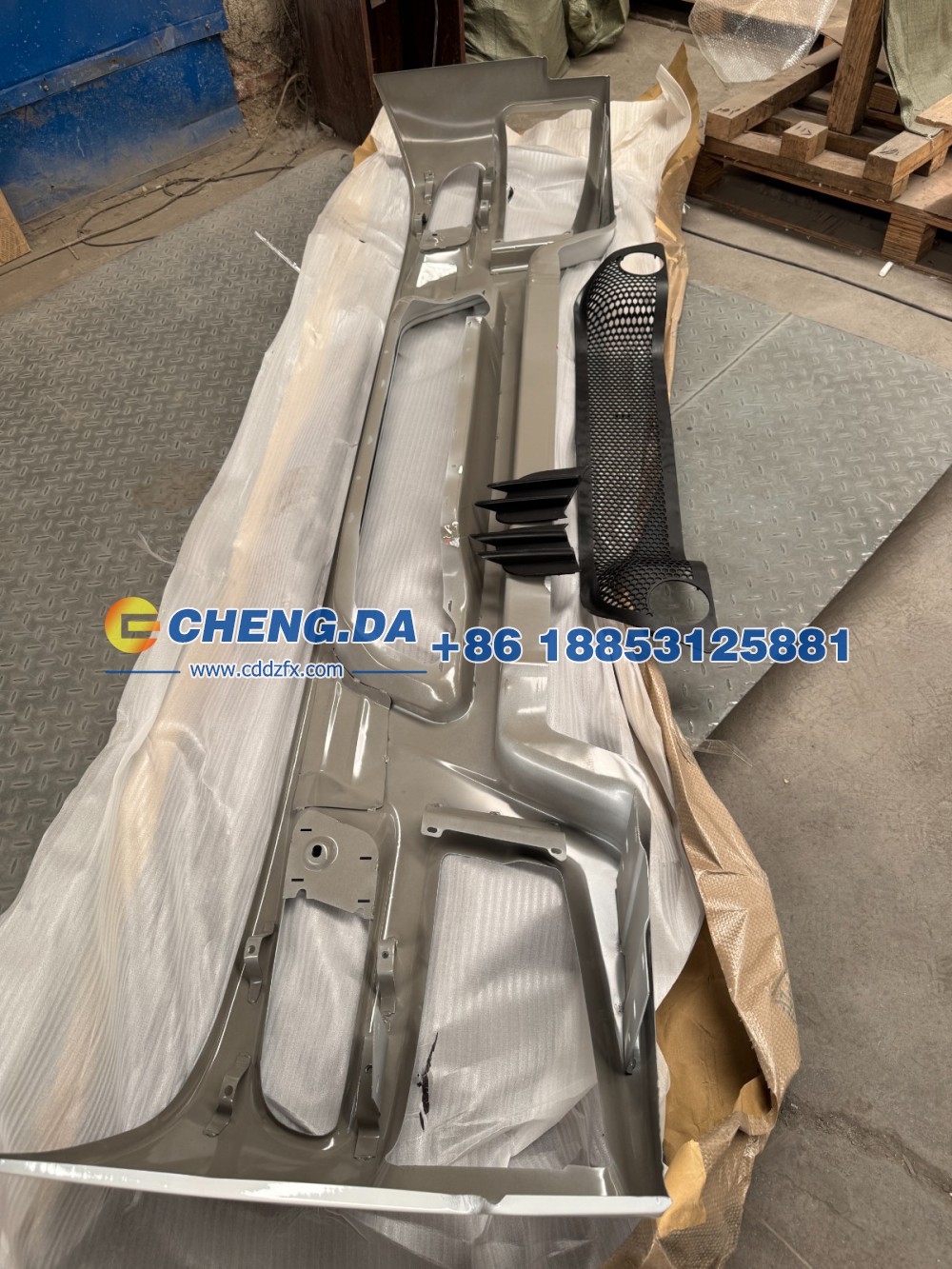 WG1642242101,10款HOWO高位保险杠总成,山东鼎赞飞行汽车制造有限公司