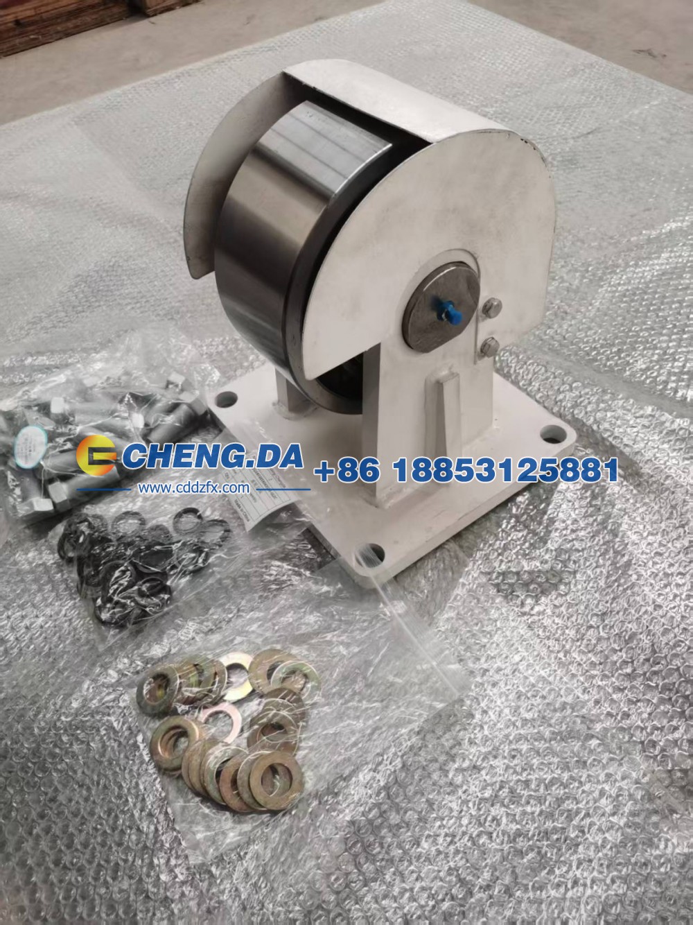 LZGJLBT48SX043554-GLZC滚轮总成（含底座，螺栓，滚轮，防护罩）（副厂）图4