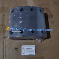 WG9100440028WG9100440029前制动摩擦片（大）8孔