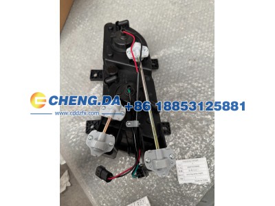 WG9719720026,防雾灯(右）豪沃10款 24V,山东鼎赞飞行汽车制造有限公司