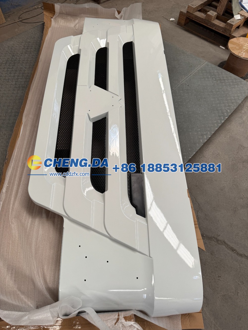 WG1642111011散热器面罩 面板 豪沃10款图2