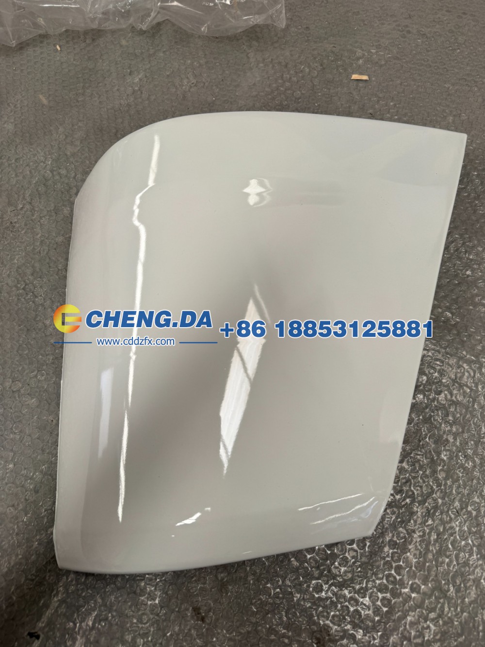 WG1642111013导风罩（左）豪沃10款图1
