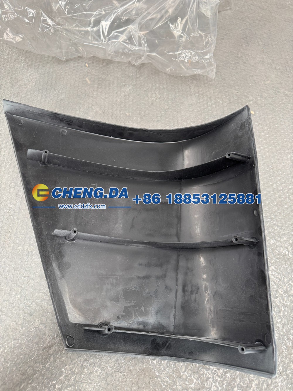 WG1642111013导风罩（左）豪沃10款图2
