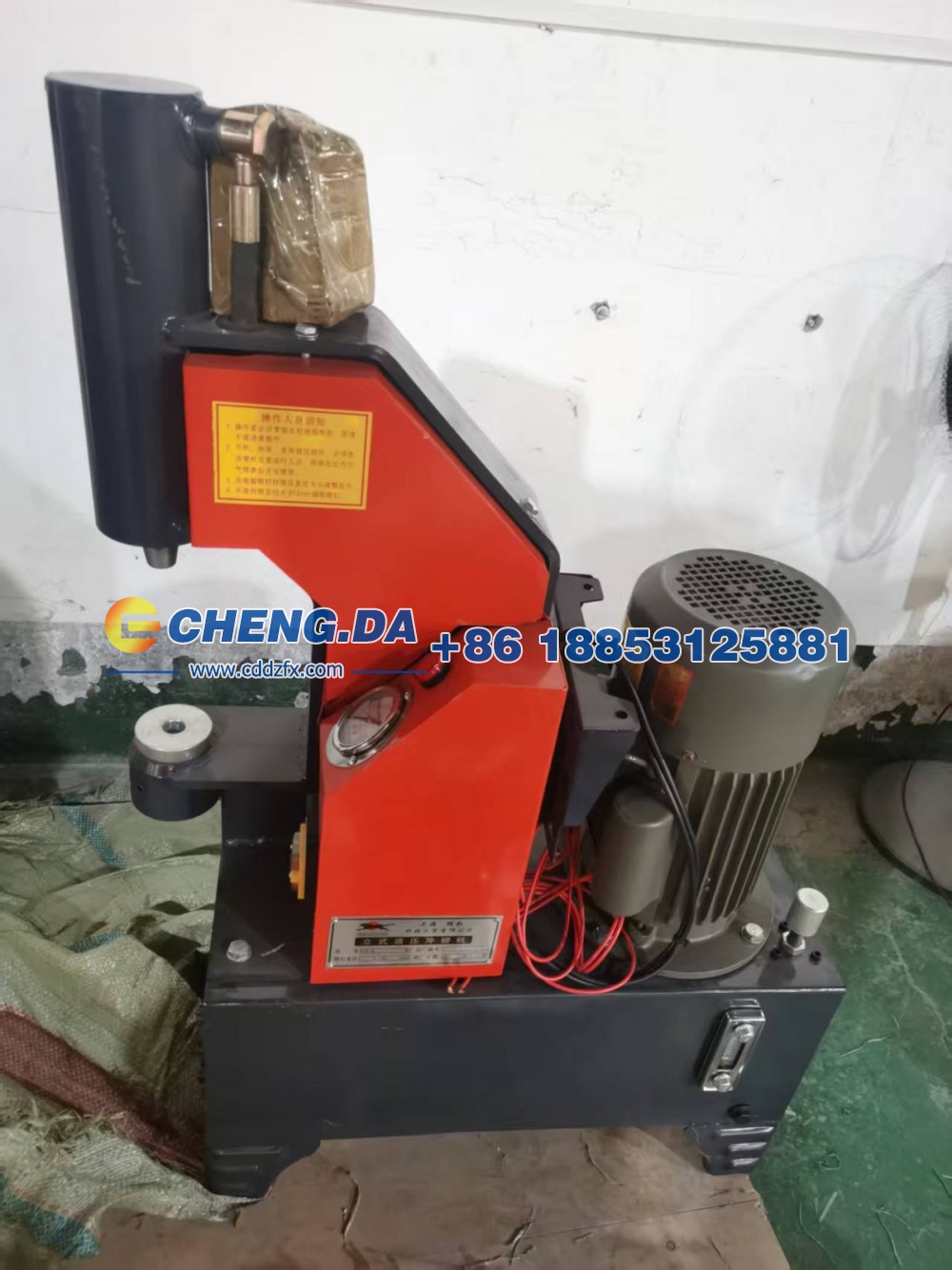 立式铆片机380V（电动铲斗千斤顶）/