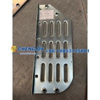 WG1642230110右上防滑板 豪沃08款