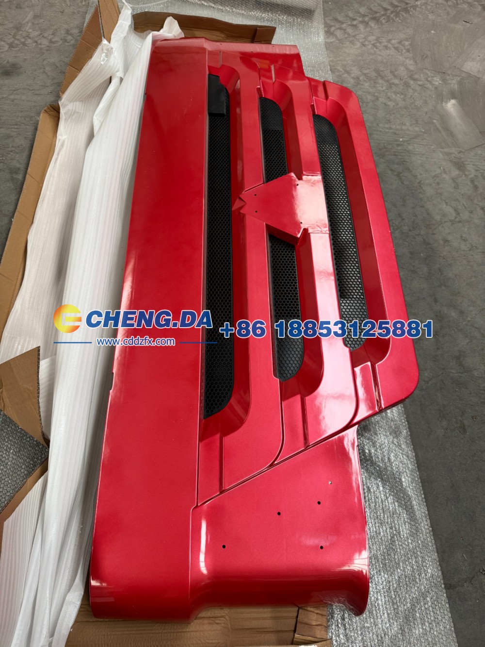 WG1642111011散热器面罩 面板 豪沃10款/WG1642111011