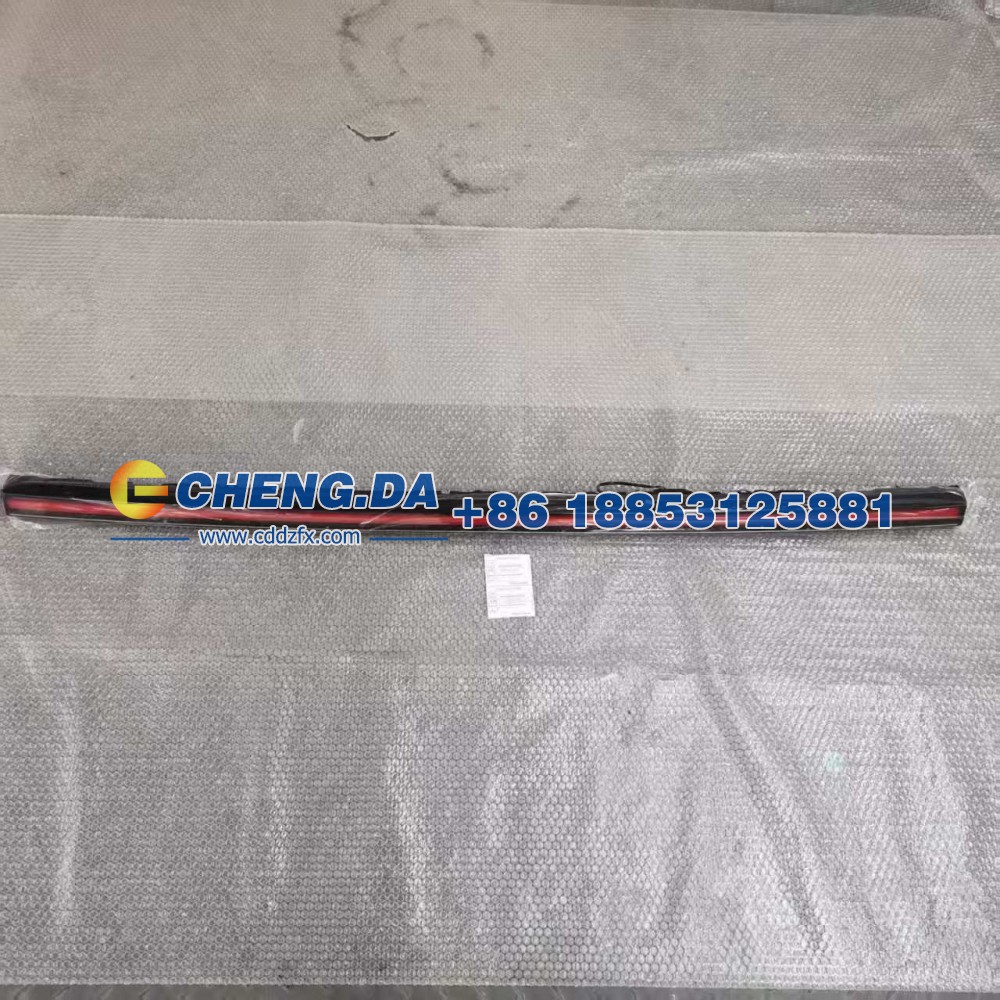 LSFAM1602RA127645,尾部长条灯带 上汽大通皮卡车 星际X,山东鼎赞飞行汽车制造有限公司