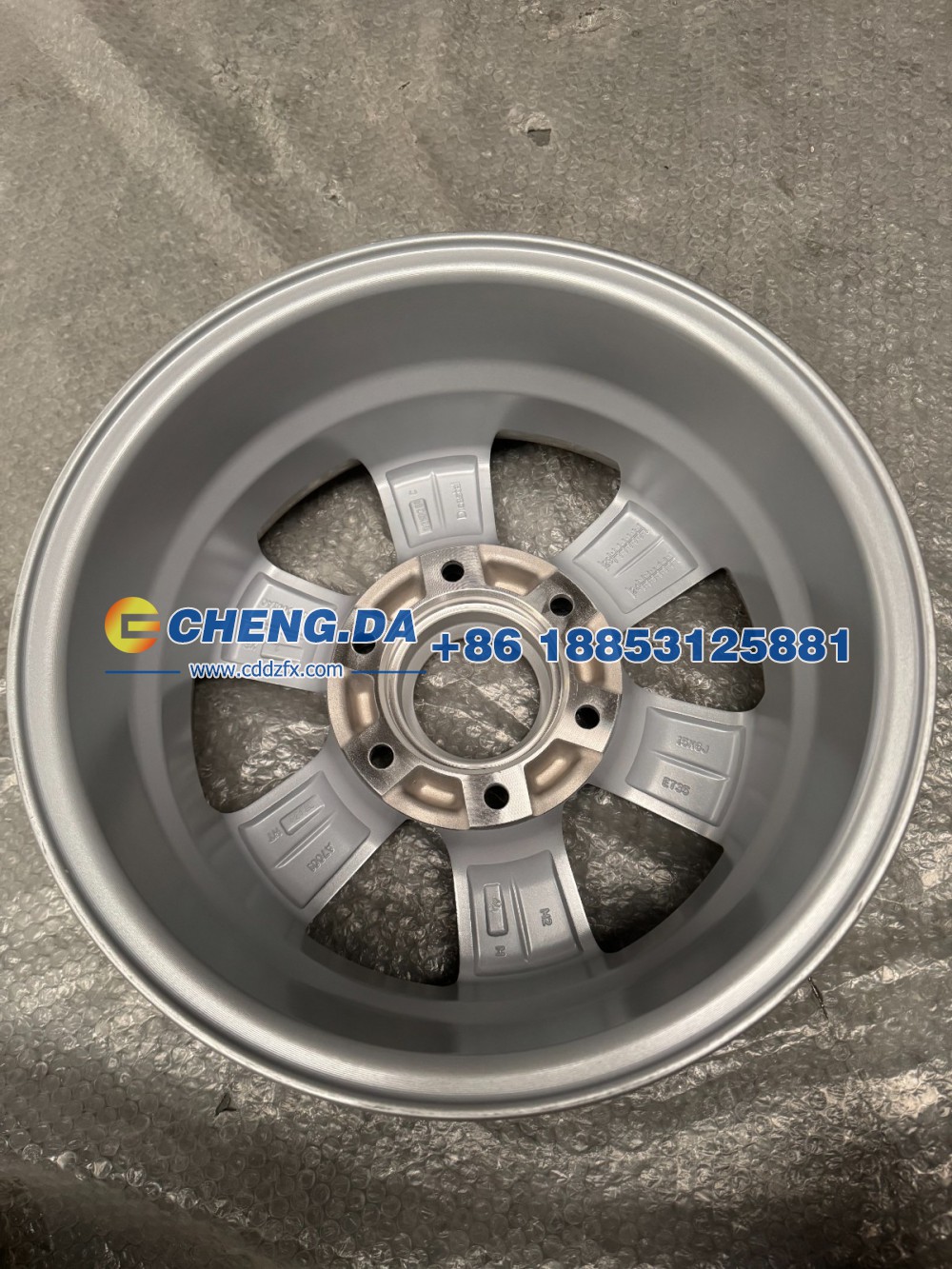 LVCB2NWA2SS013421,LG15英寸铝合金轮毂 原厂,山东鼎赞飞行汽车制造有限公司