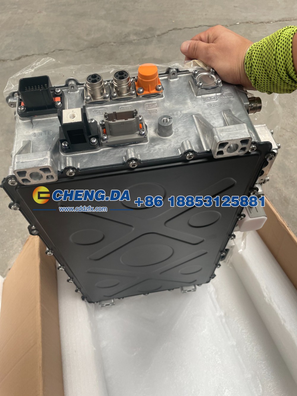 13410102-00,集成式控制器,山东鼎赞飞行汽车制造有限公司