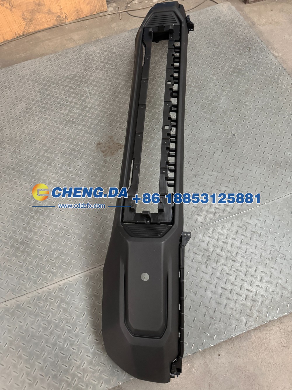 C00592581,前杠下 底漆,山东鼎赞飞行汽车制造有限公司