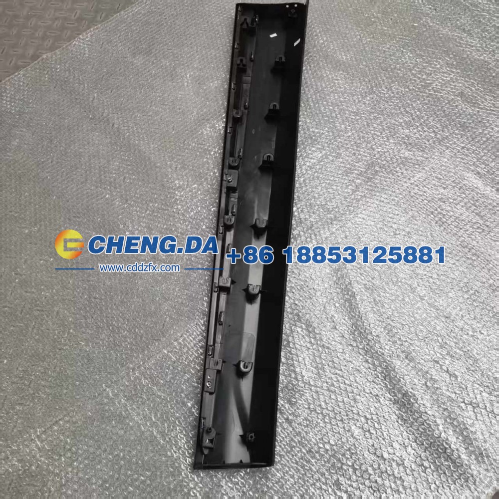 F18-5500160NB,右前门装饰板总成,山东鼎赞飞行汽车制造有限公司