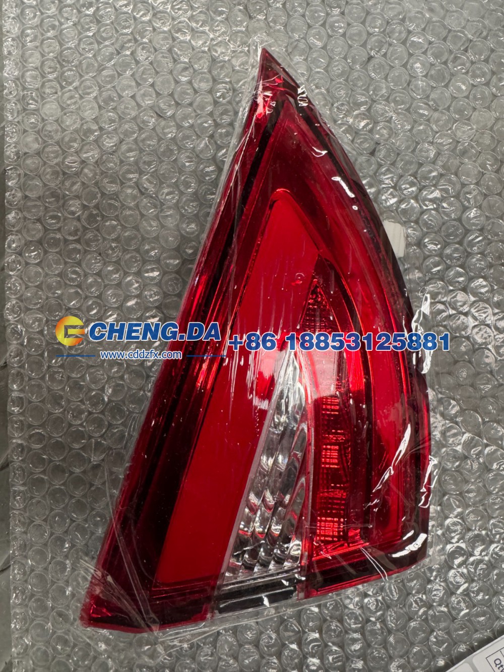 J60-4433030左后尾灯（活动部分）