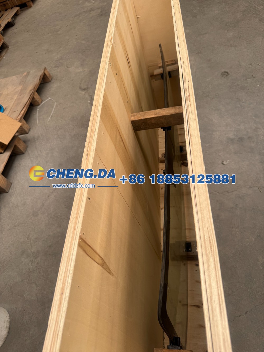 LNBRCFDK7JB236702,前挡风玻璃原厂,山东鼎赞飞行汽车制造有限公司