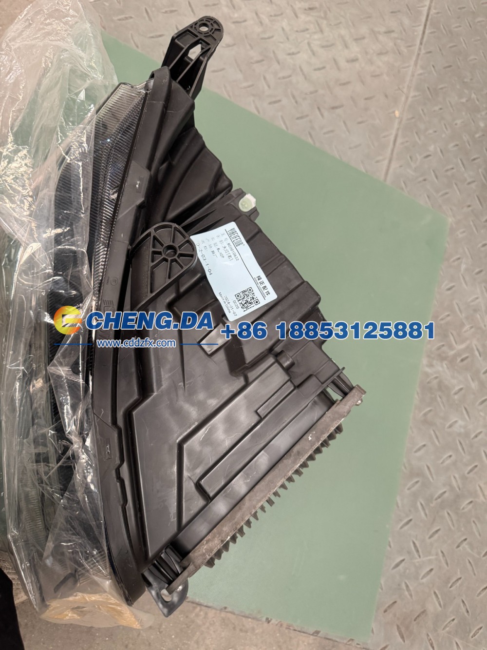 LNBRCFDK7JB236702,右前灯 原厂,山东鼎赞飞行汽车制造有限公司