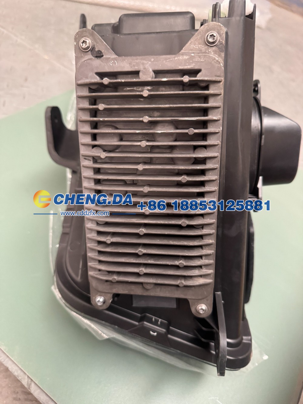 LNBRCFDK7JB236702,右前灯 原厂,山东鼎赞飞行汽车制造有限公司