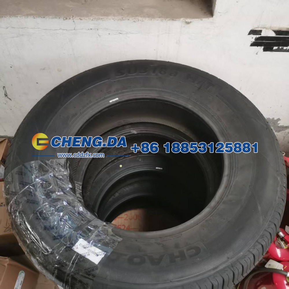 245-70 R17备用轮胎（同等规格的全地形轮胎）