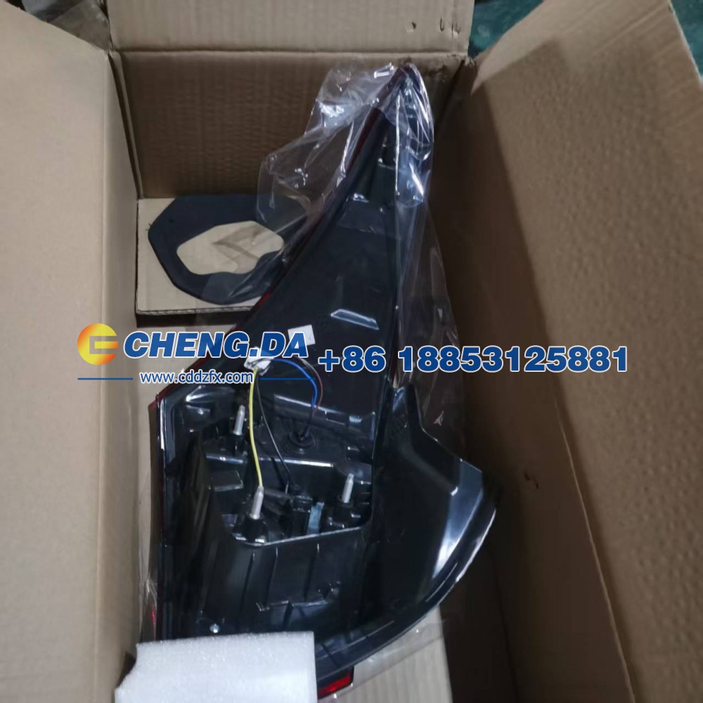 J60-4433020尾灯 R 右