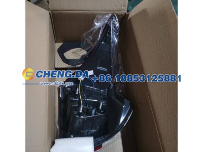J60-4433020,尾灯 R 右,山东鼎赞飞行汽车制造有限公司