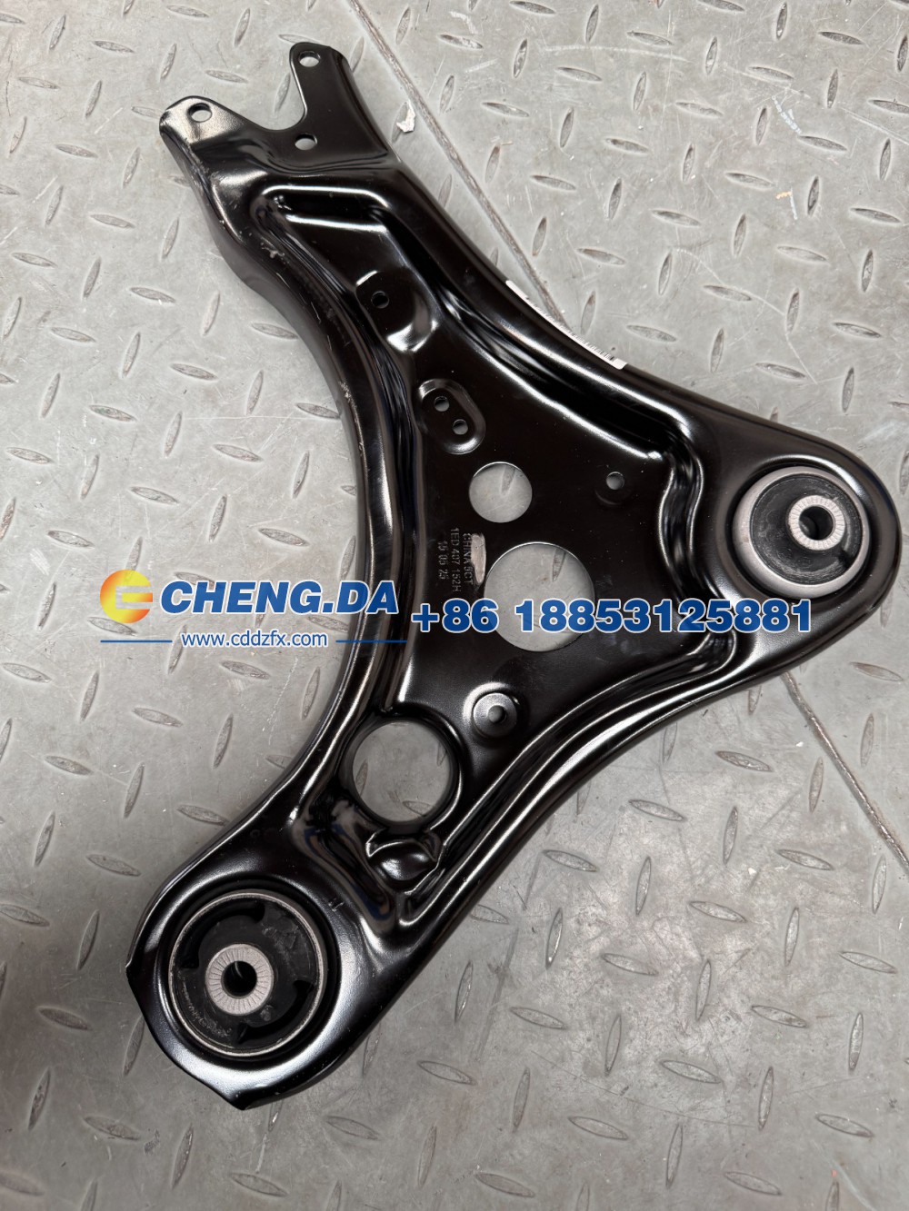LFVVB9G39P5229495,ZJXKZB-Y组件下控制臂 右,山东鼎赞飞行汽车制造有限公司