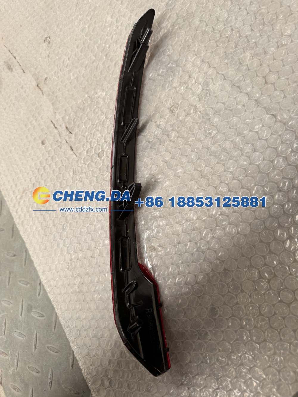 SA3HK-4116300,后杠下装饰板灯 副厂,山东鼎赞飞行汽车制造有限公司