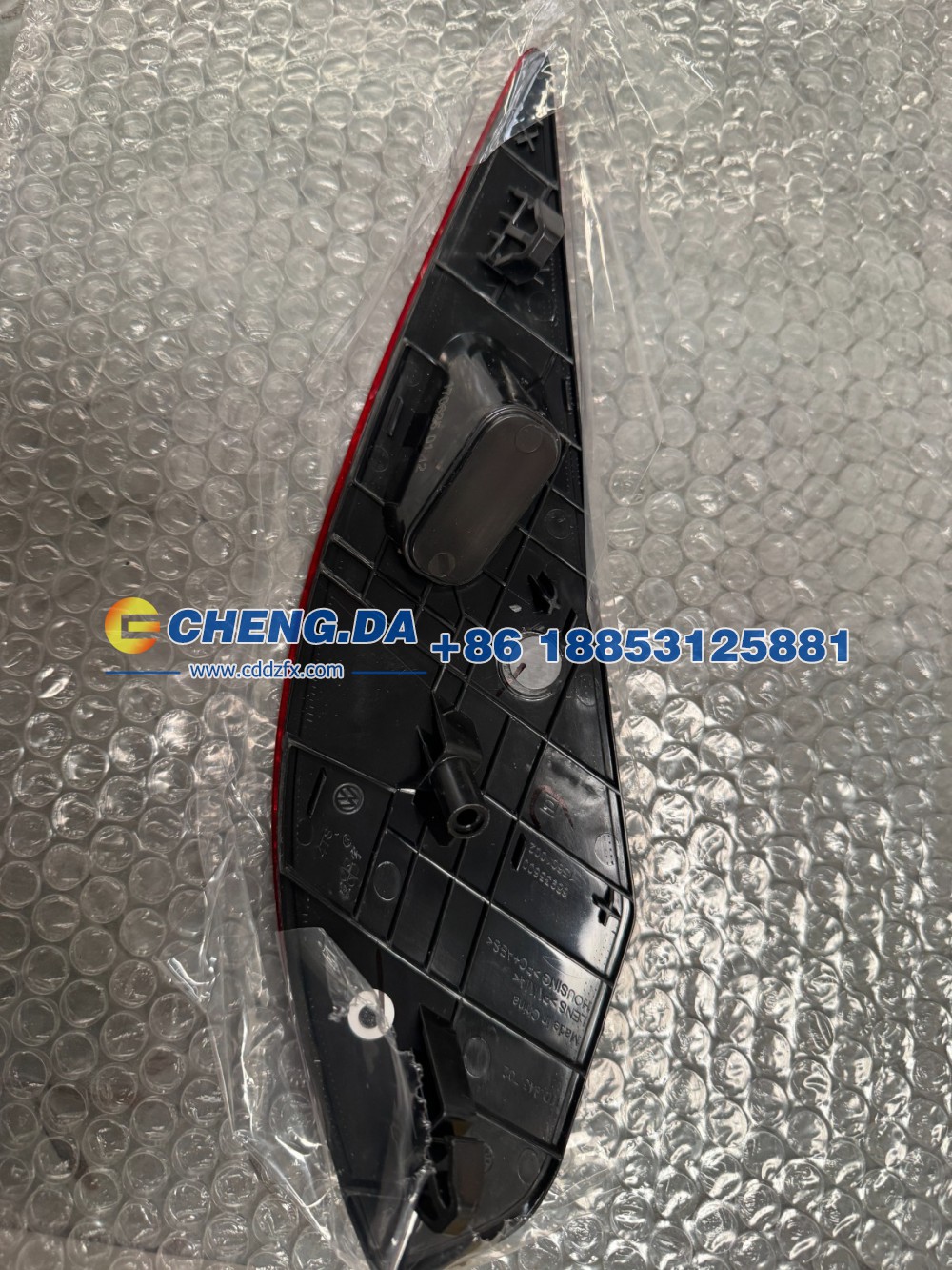 11D945702,右后雾灯,山东鼎赞飞行汽车制造有限公司