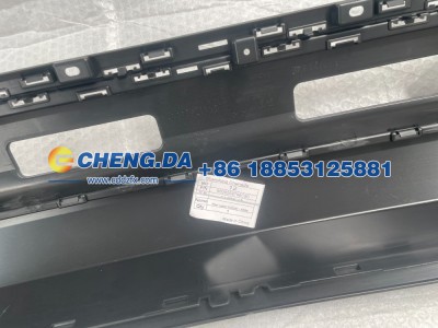 6608259796C90,后上保险杠 白色,山东鼎赞飞行汽车制造有限公司