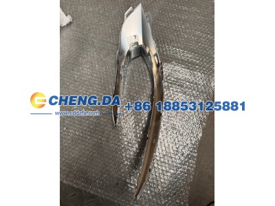11D853842,右后雾灯的银色框,山东鼎赞飞行汽车制造有限公司